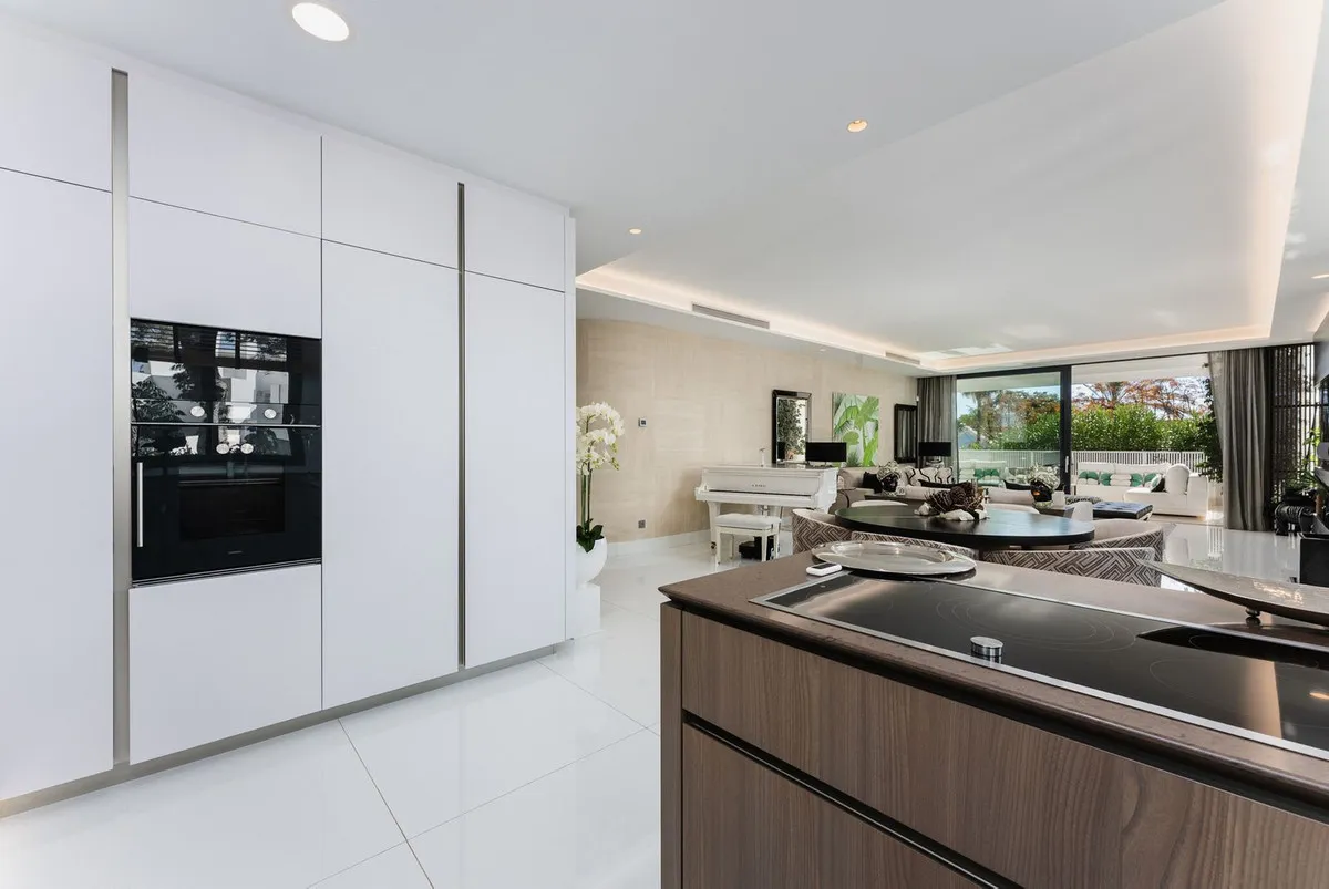 e7e0067e-63f1-42c3-9bdb-ba25fc3fad3f