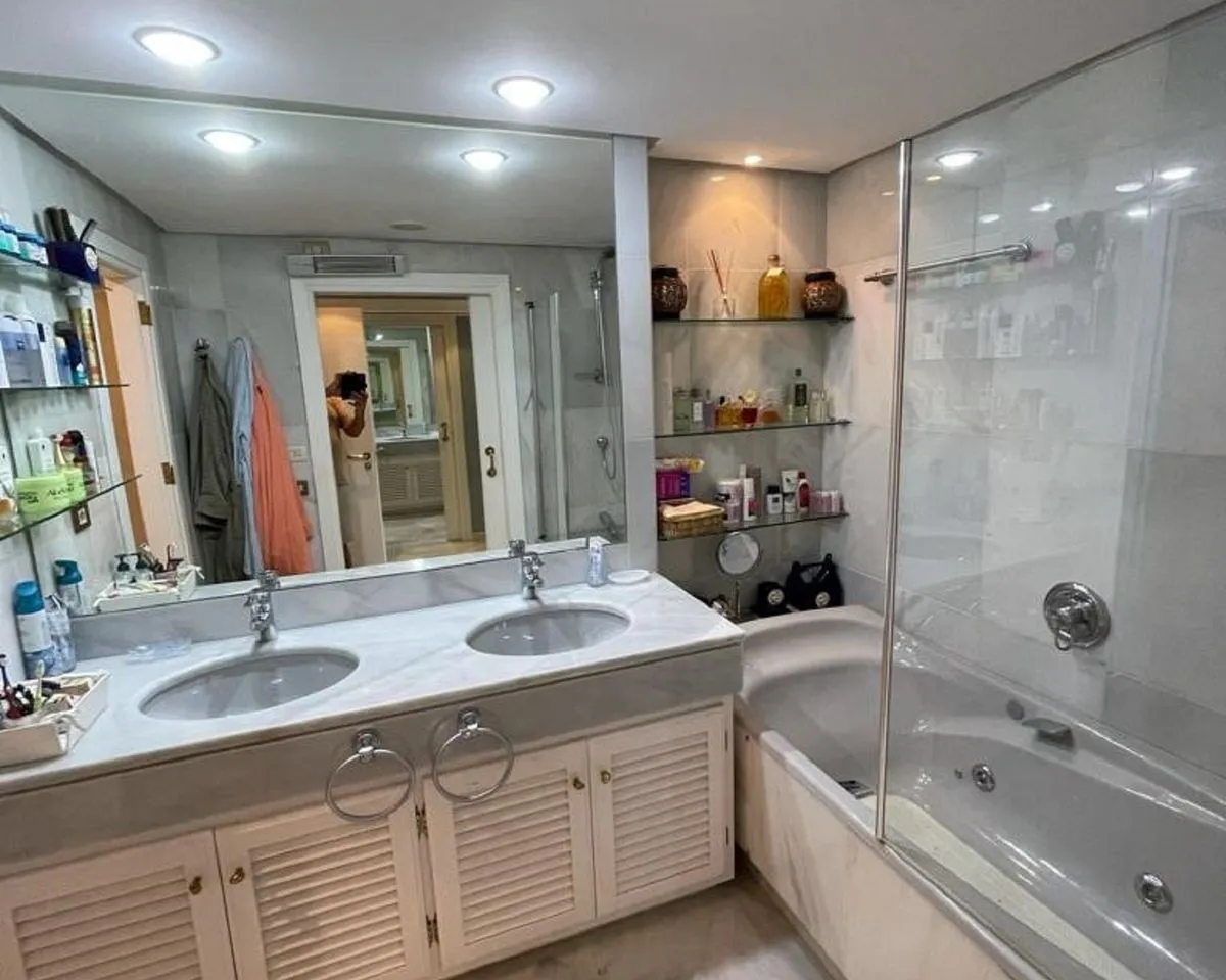 dd52e948-8e16-4376-9366-fbd2c6f2d51b