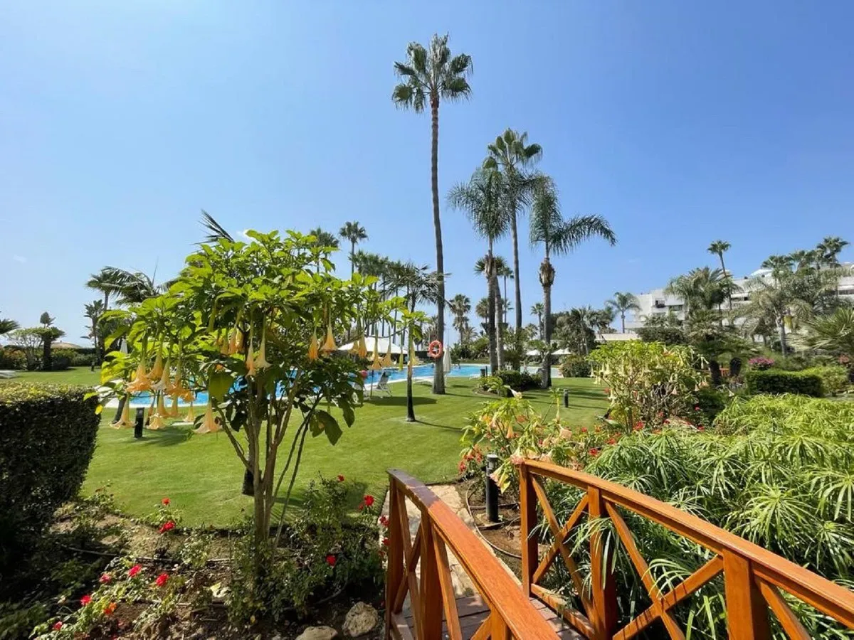 f16b736c-0ba3-4e9e-8686-c1c4dfc80dd6