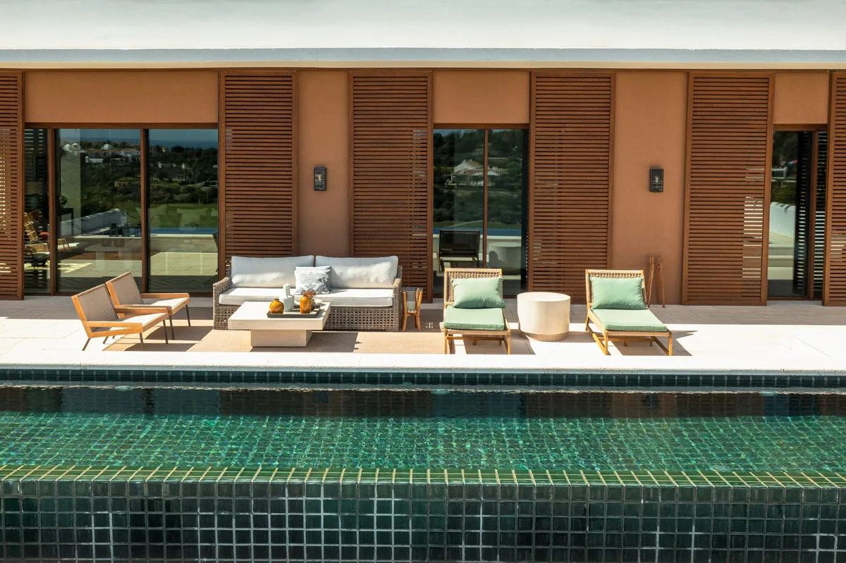 f3bab6de-1607-4e53-8642-dc0e7bb949e4