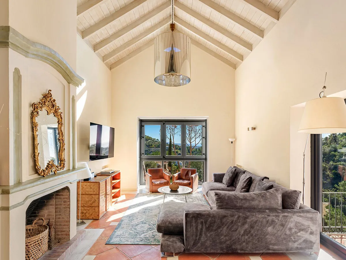 10839704-5f6b-438c-ac62-22e858d5f2a5