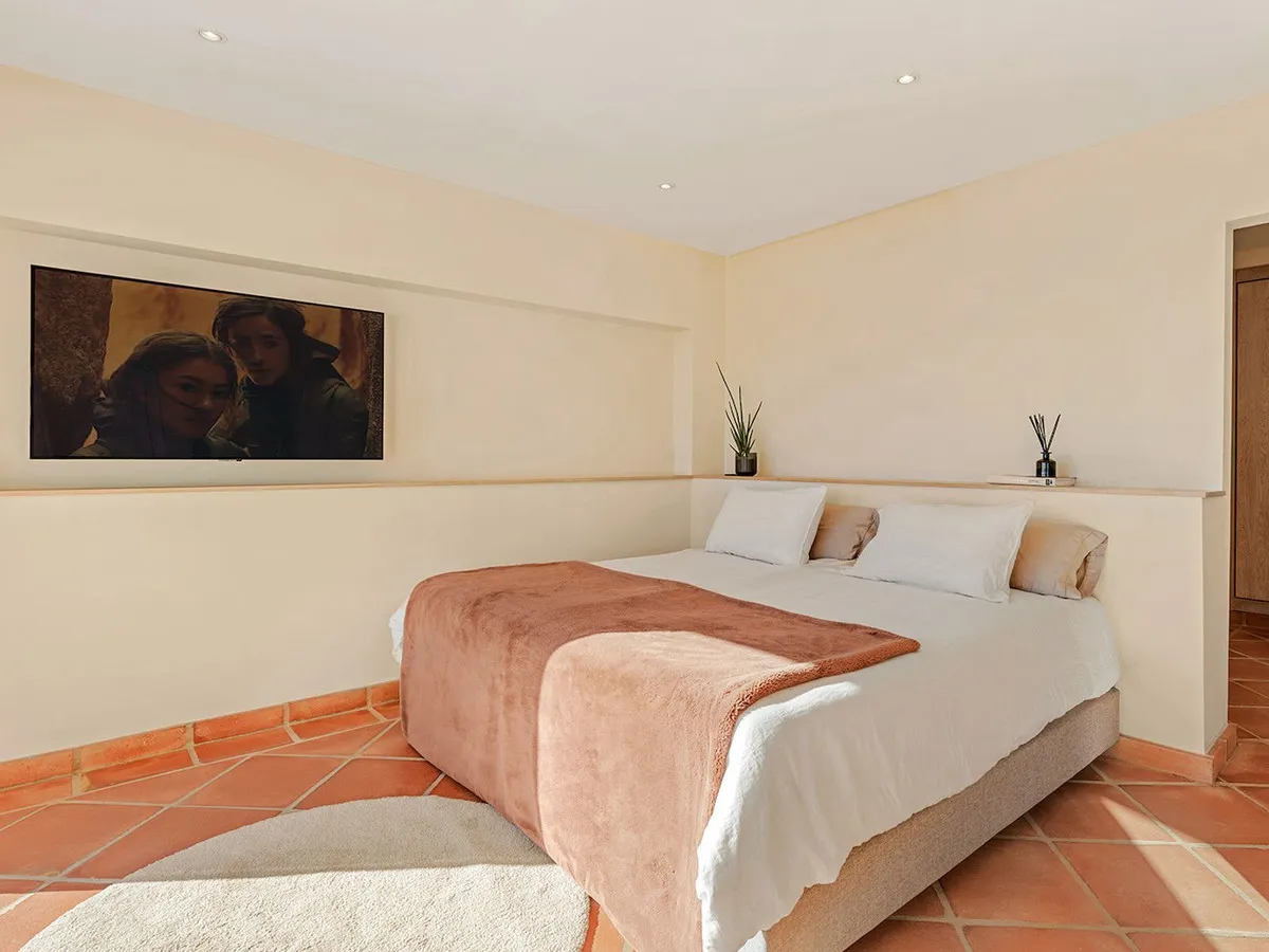 2faa43d7-a690-48d7-b65d-ade0ec8f6060