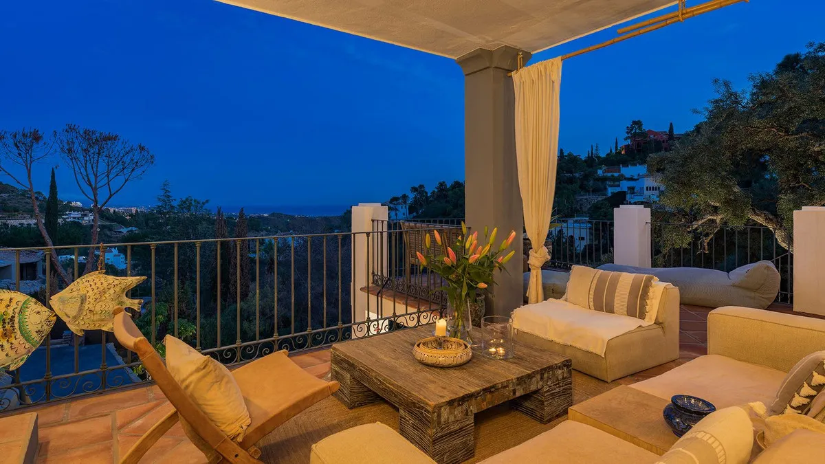 98fb969c-5841-4497-82c4-18b9ca22ebf9