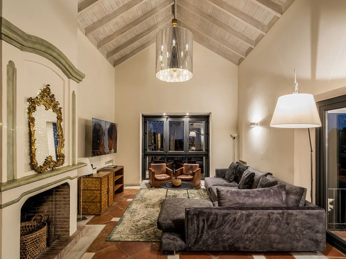 9d529bd9-171d-45cf-aa67-8dca3b1f6a78