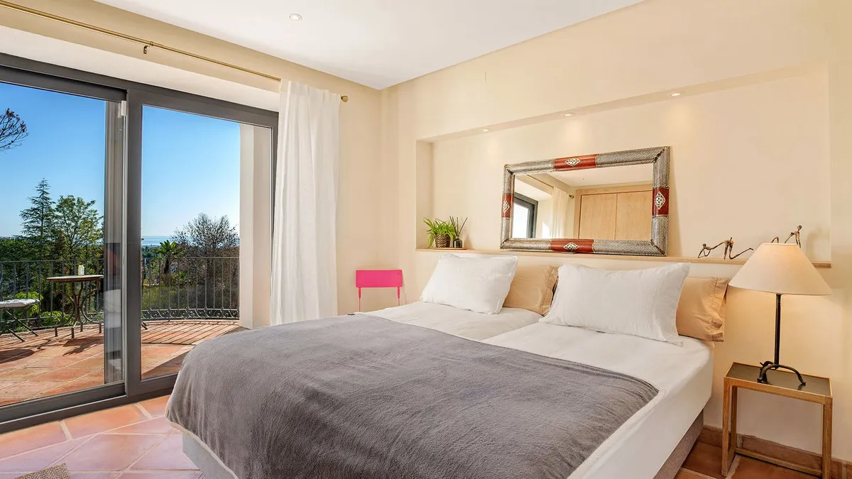 e9f4d596-3a24-4785-9ce3-2d8b81784c63