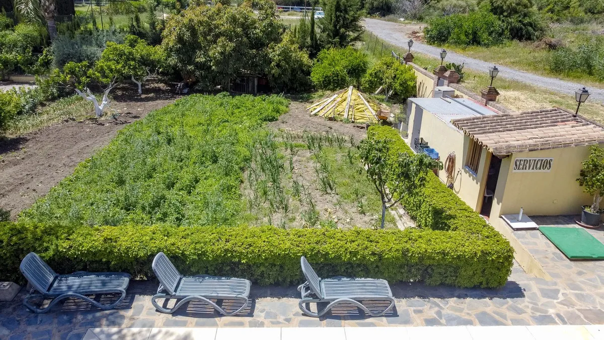 db7e3e4d-87df-4a65-96c1-4d885cb3ccdc