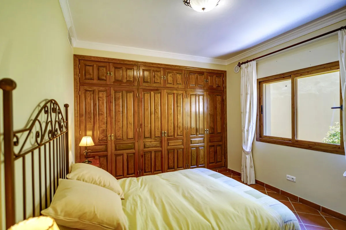 f0ccd8d4-9441-4cbf-aa33-661186fda055