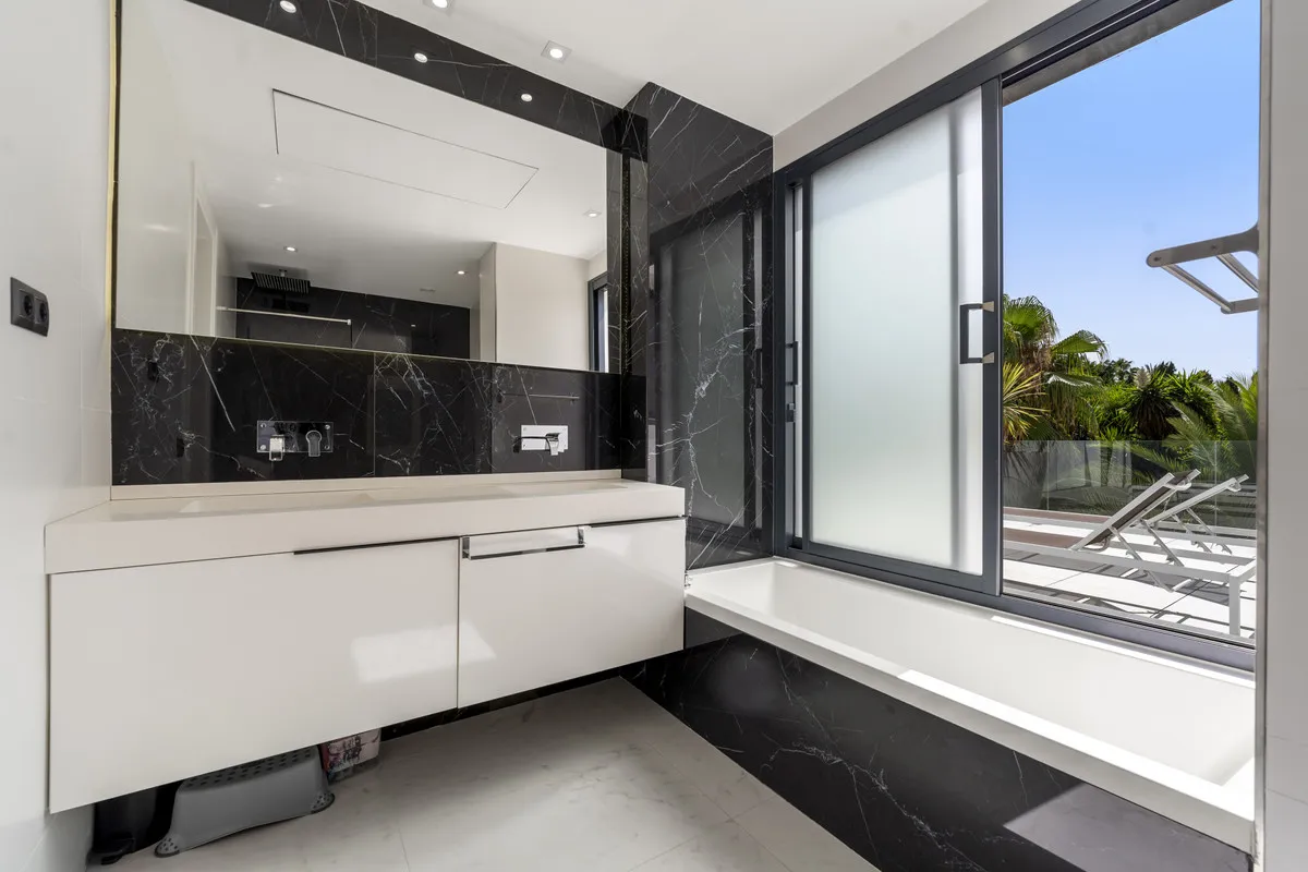 68469d83-1e4b-4631-afdd-1a9085b1555a