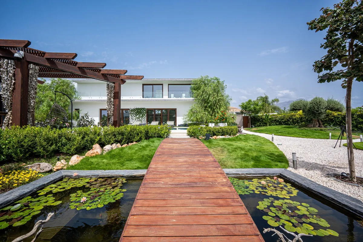 33d12dea-6ff6-4f80-96ad-c927520b608a