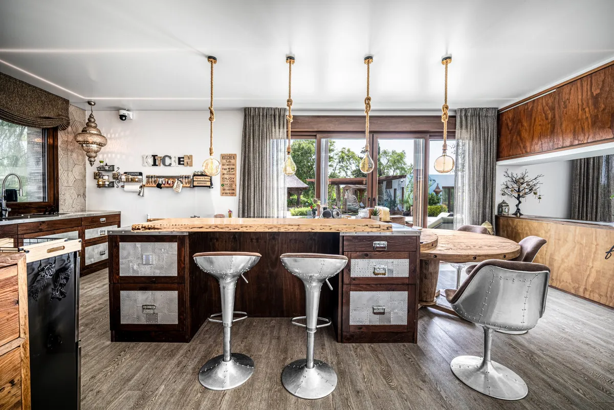 6cca2e12-d8b1-4fc2-9802-30228227ebf3