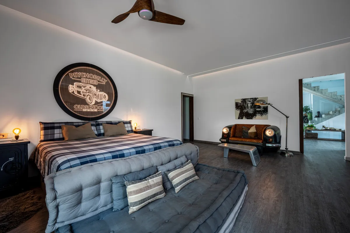 ccd7b00c-6254-46b7-af37-50b38de989fc