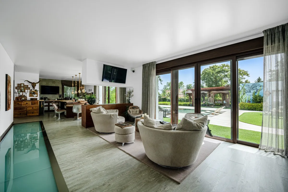 deb40893-db0f-43d5-a965-e843667cdd0e