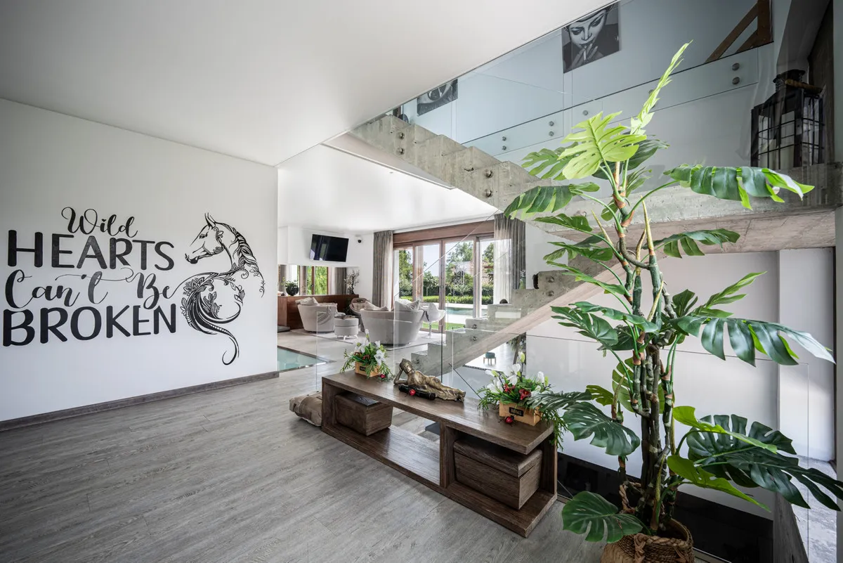 eed79a1a-18f4-4267-9060-3e5c3abb4110