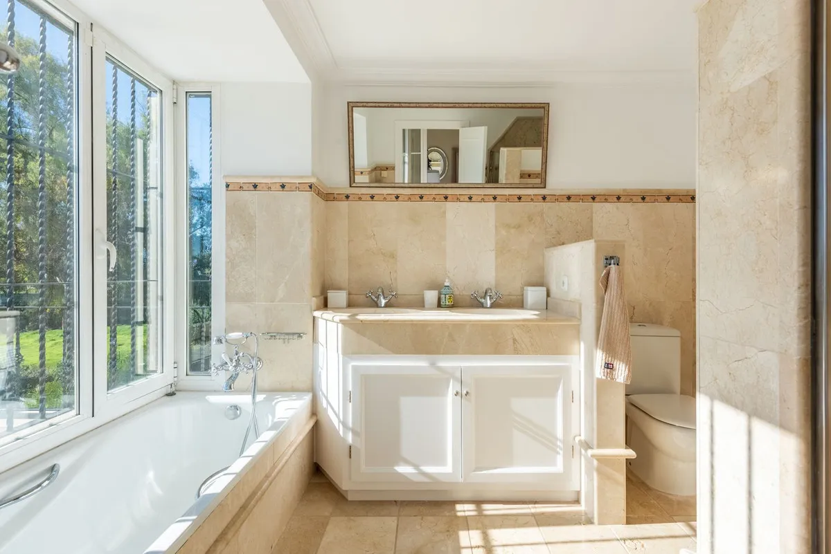 5a4cff13-b1c9-46ad-b971-2988f190b701