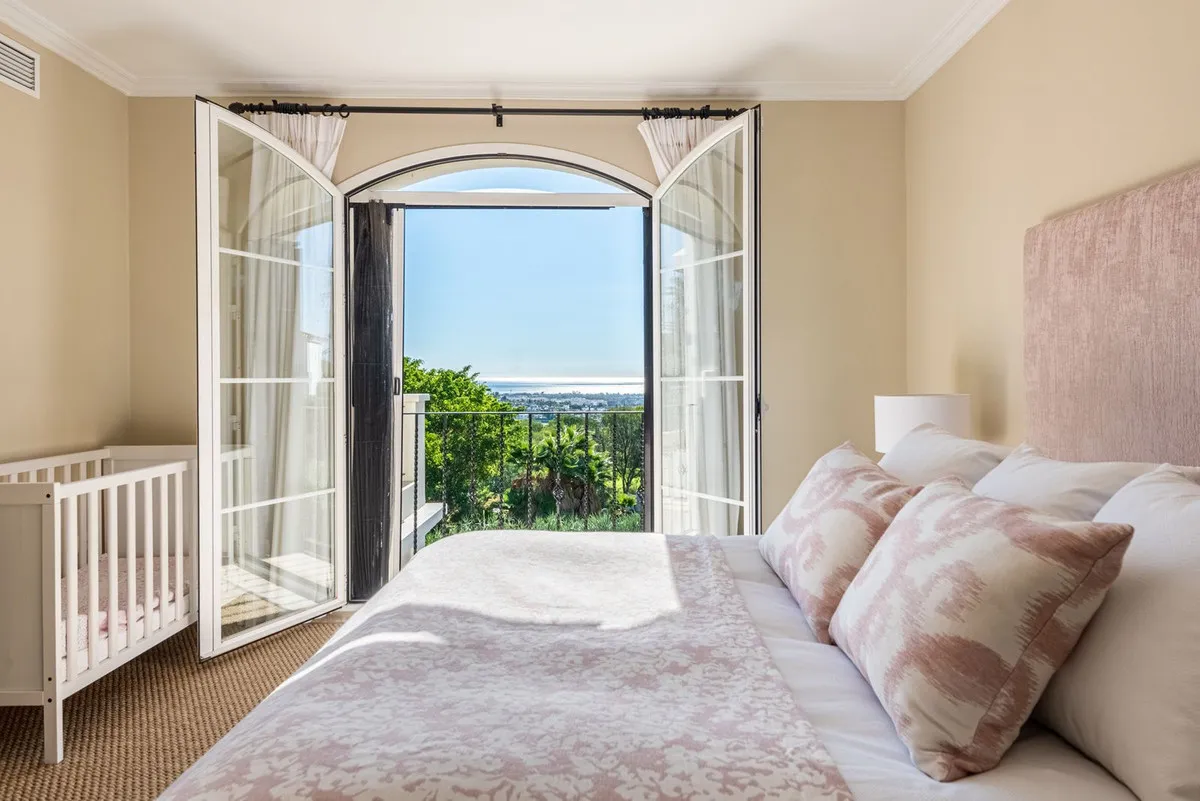 978f2cf5-d12e-4165-bb04-195dcea3b16b