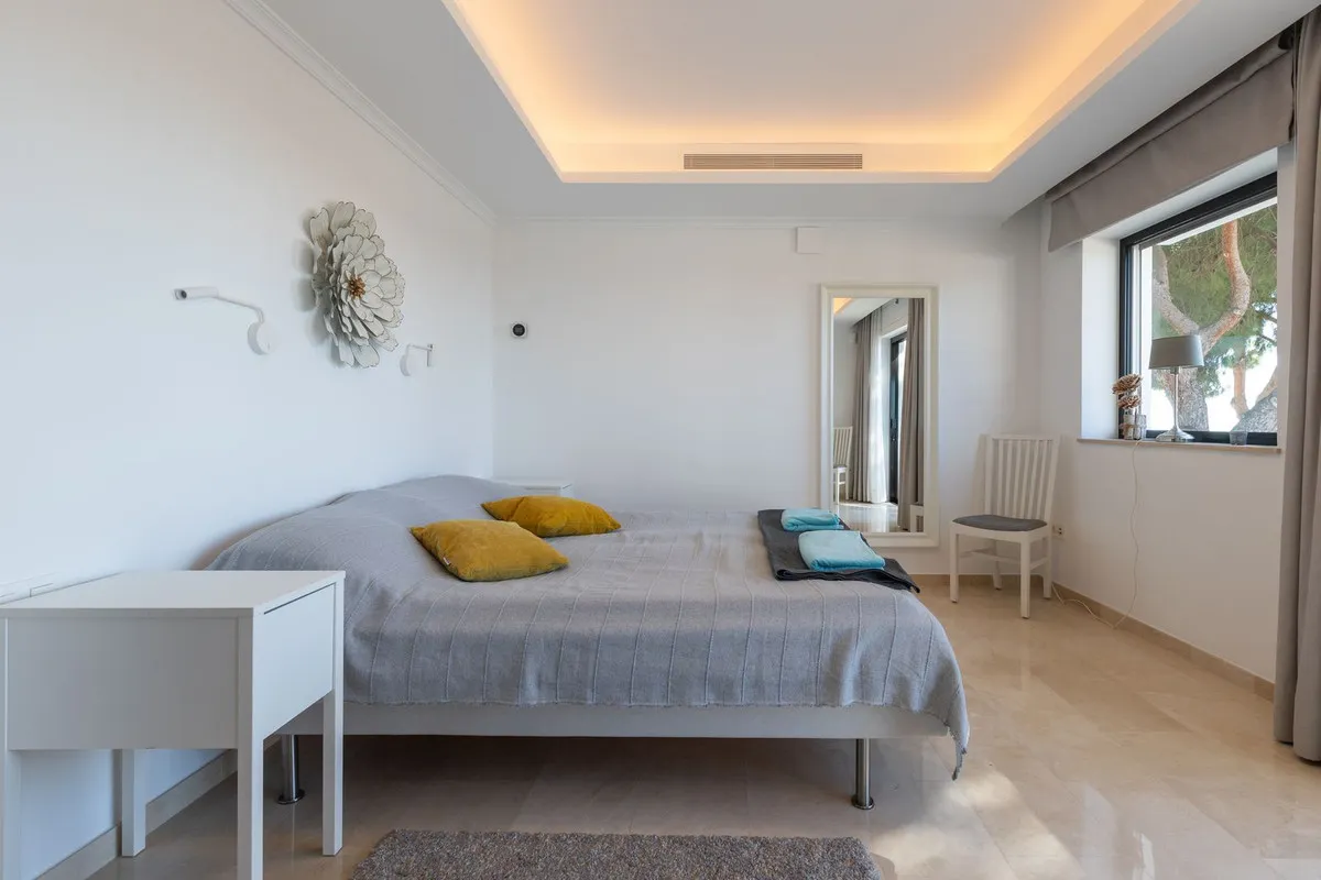 077ce8b1-e2f4-42ae-85cd-bd6a86bb2a63