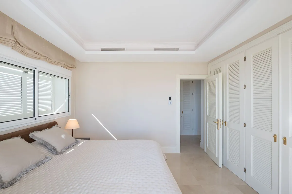 6ab37bd5-71a2-41e2-bbda-97dbd4cec9fc