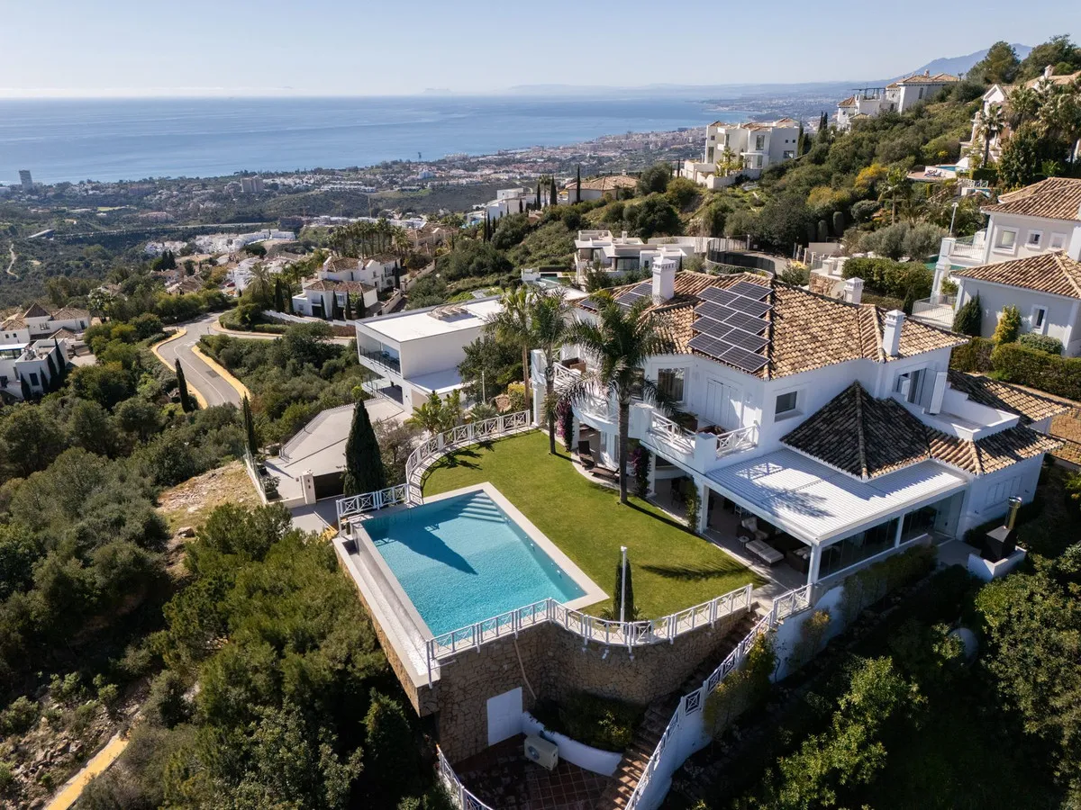 d8f9585b-c8a9-4bb2-9628-0d8661b0d2d2