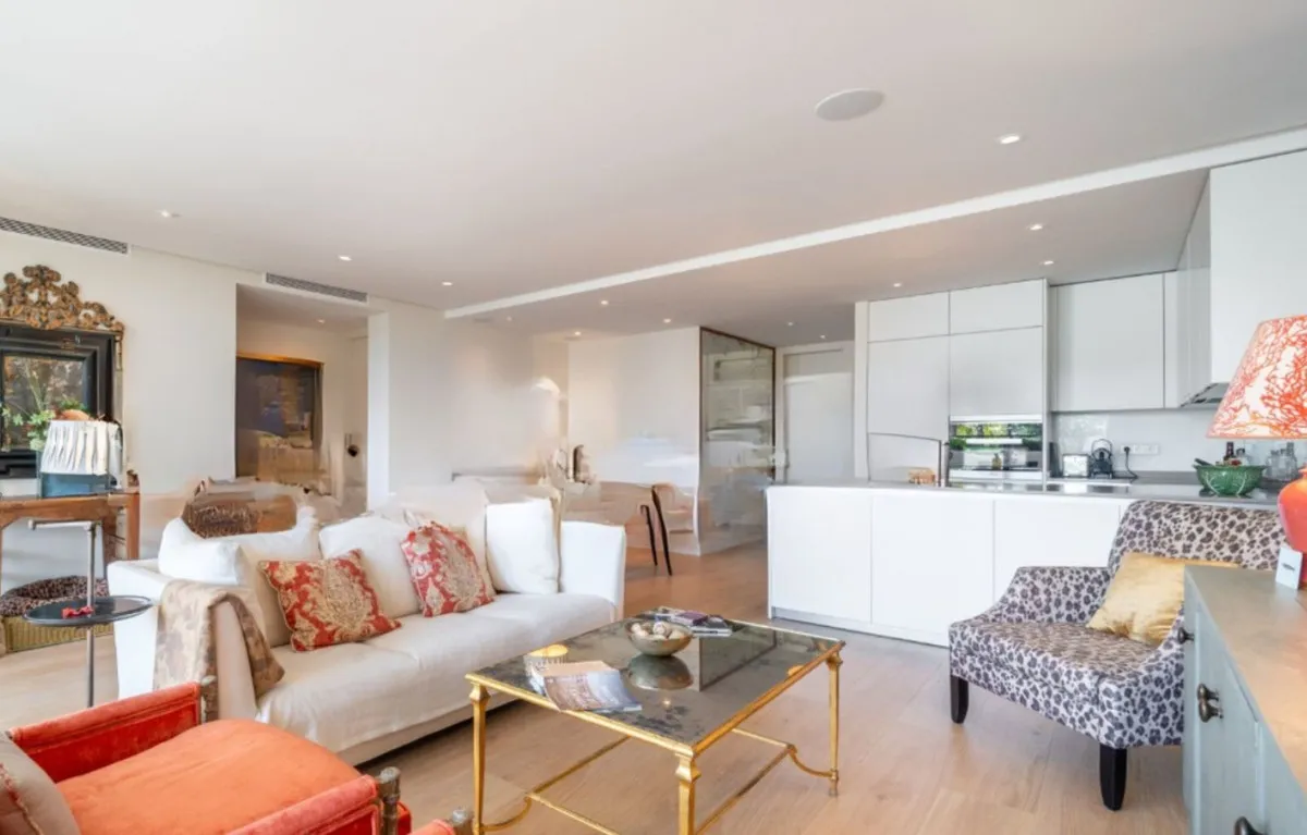 127653ee-dbef-4b5d-b7aa-05fa673a7863