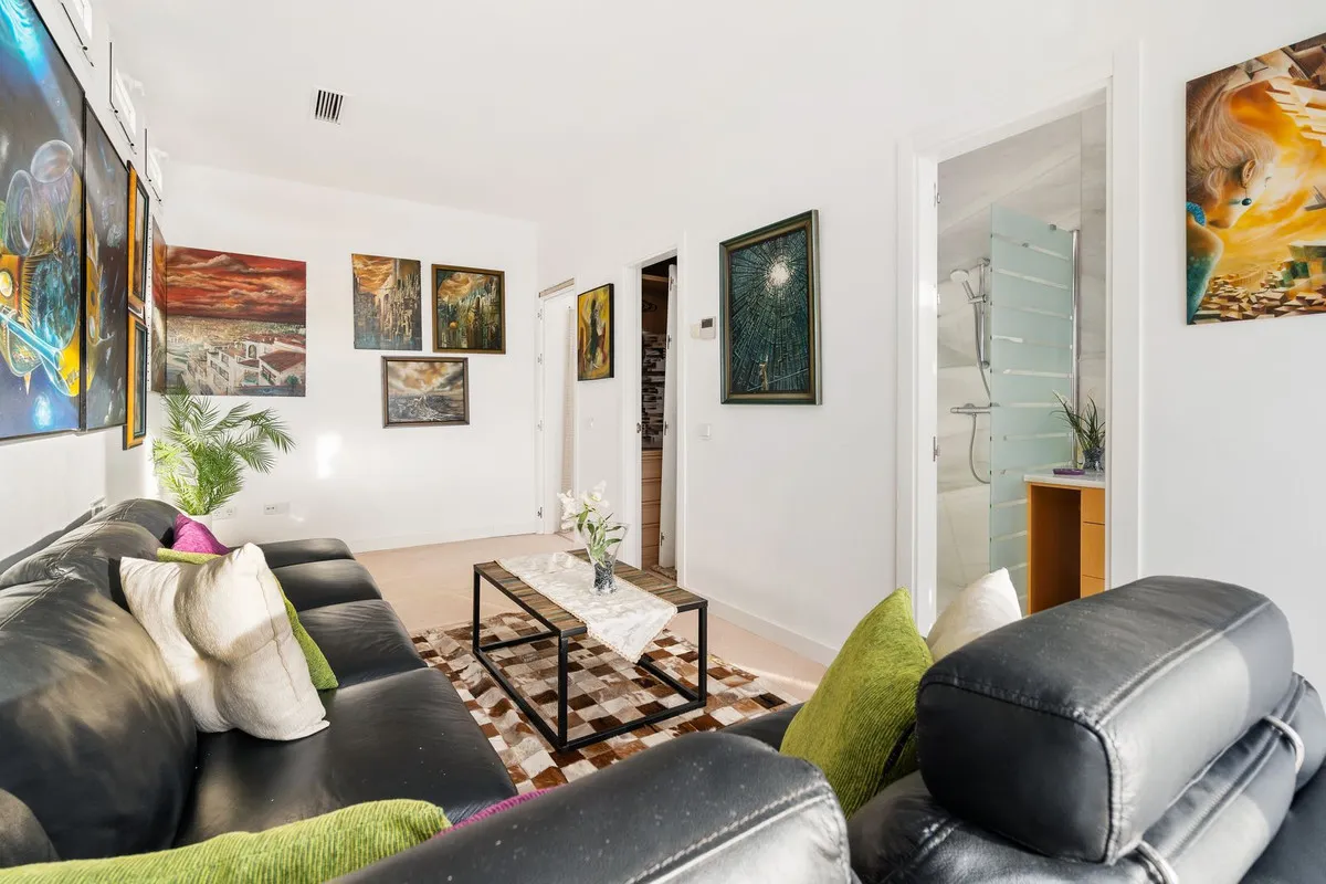 09545b1f-59a0-44e8-a045-a6607c897db6