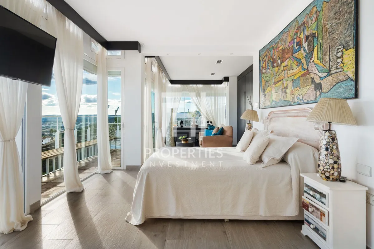 676e077b-3594-4402-a852-20e379f69f79