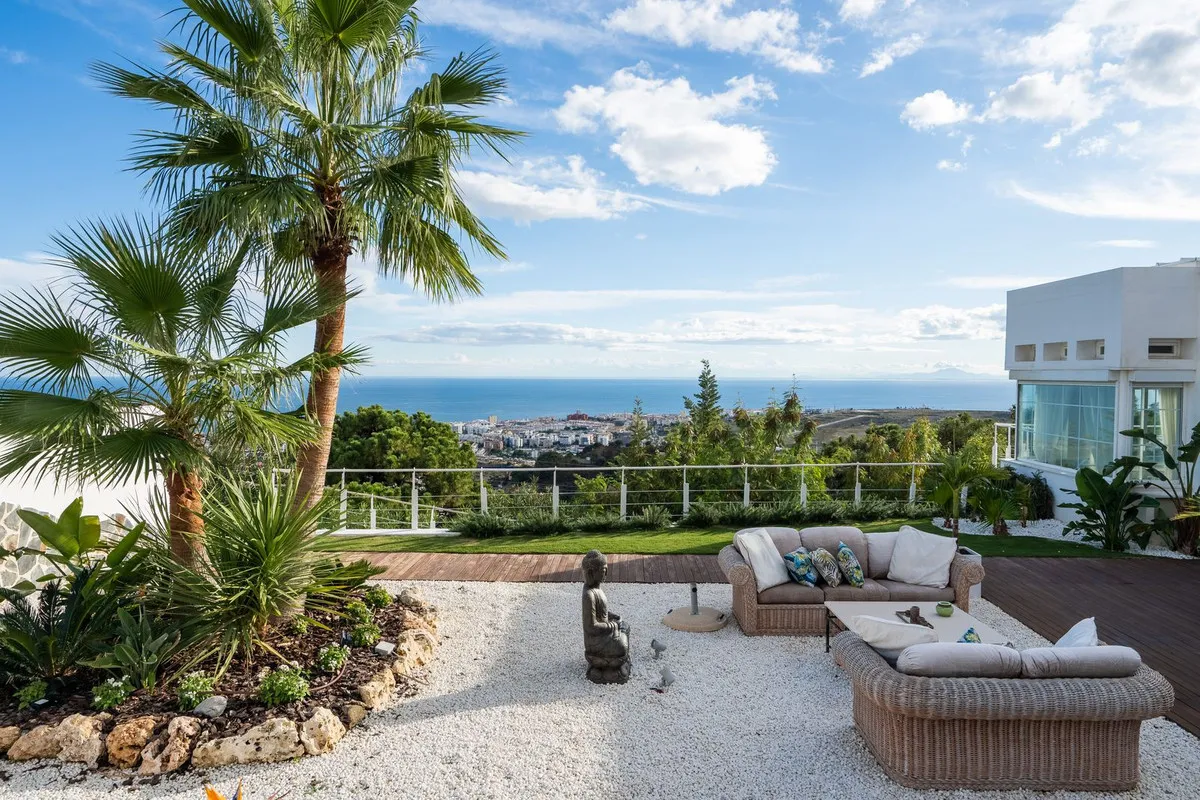 8d3cc5cc-a929-4d78-8944-7c6568e6c0b0