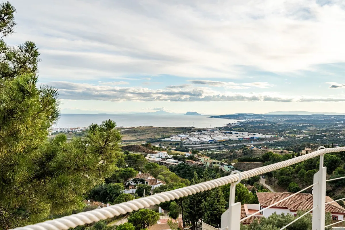 8f480d47-ebc9-42e6-a264-e56ff1e6edd9