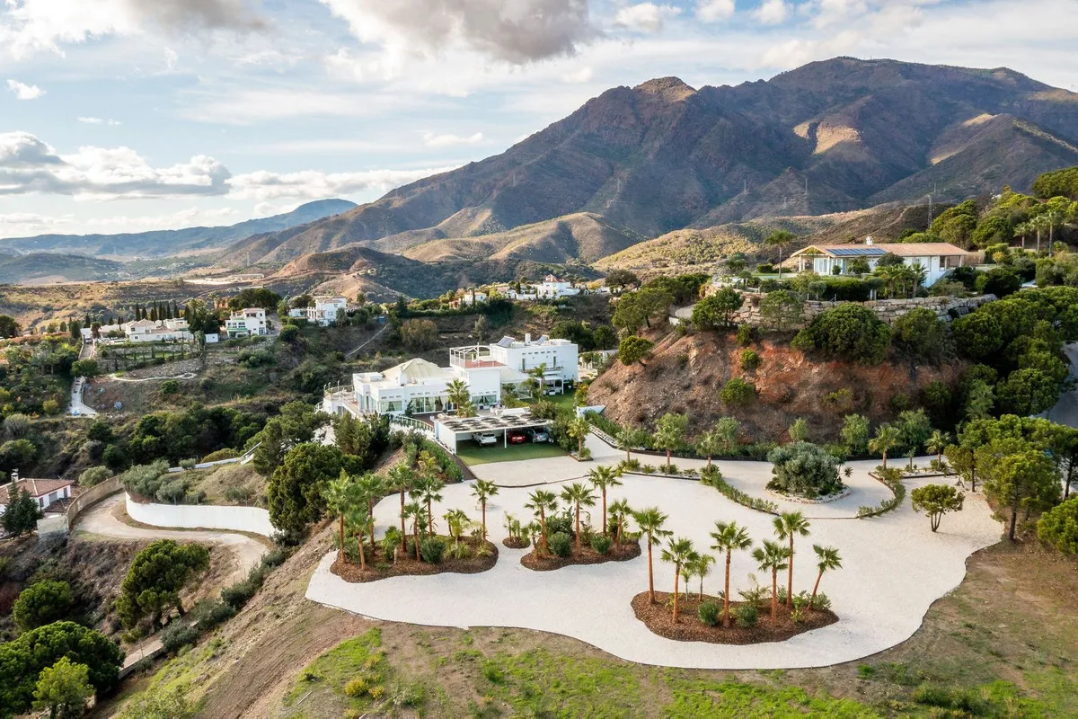 9d4dd01d-bc3a-46ce-b7cd-557470638354