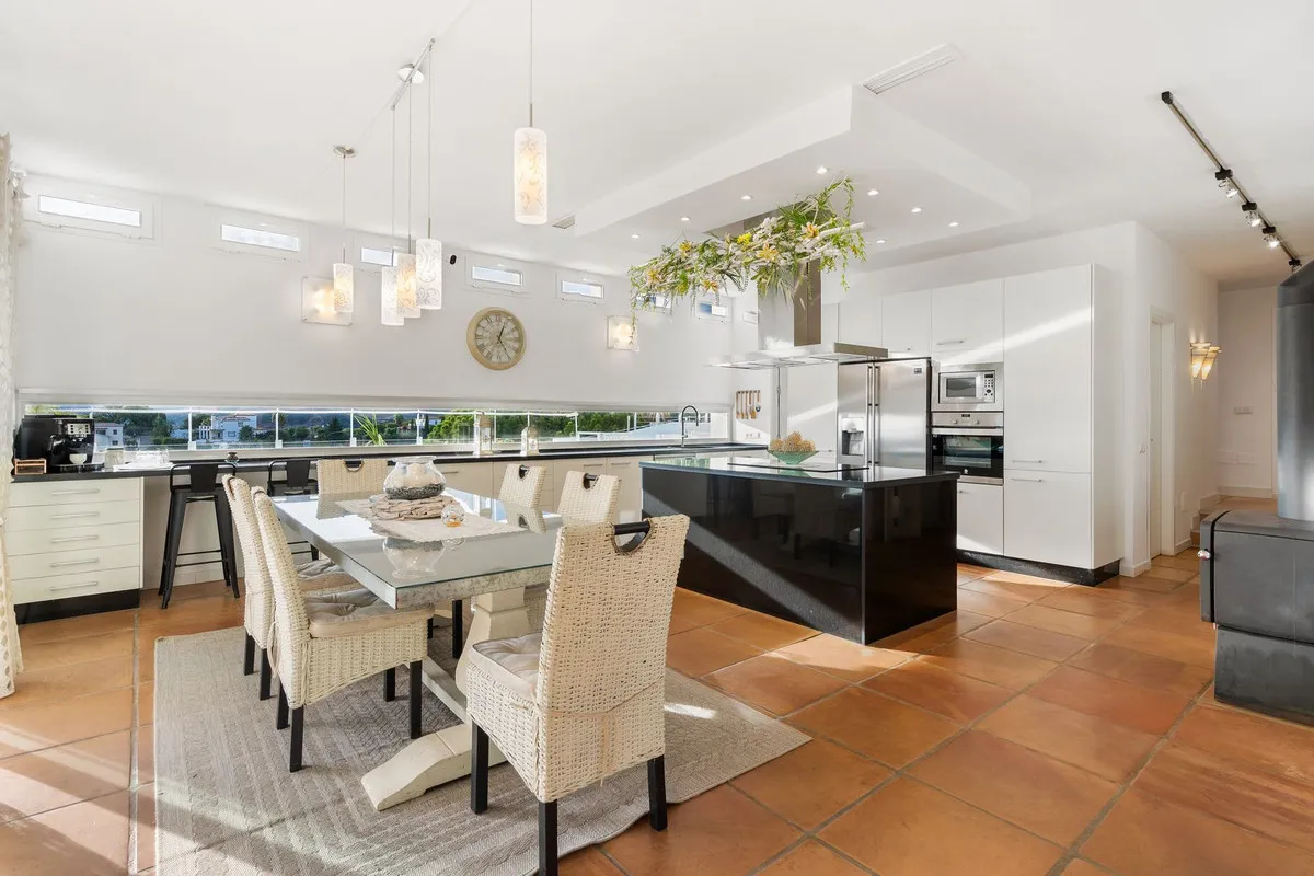 bc9c86f7-fc57-4a55-9f90-52a889699a81