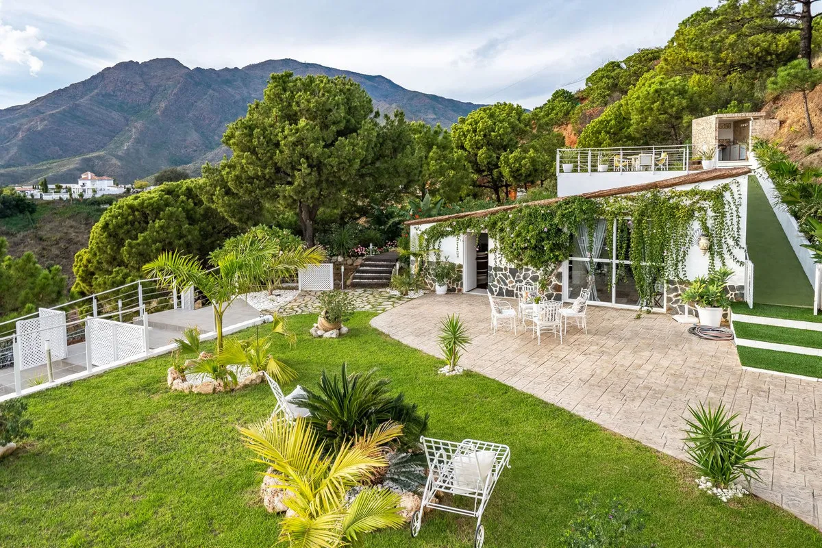 e6d2e049-ff7f-4773-9cd9-e7575c60950d