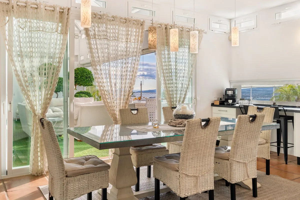 e99805bd-5ef4-40a8-a505-33895d52db2e