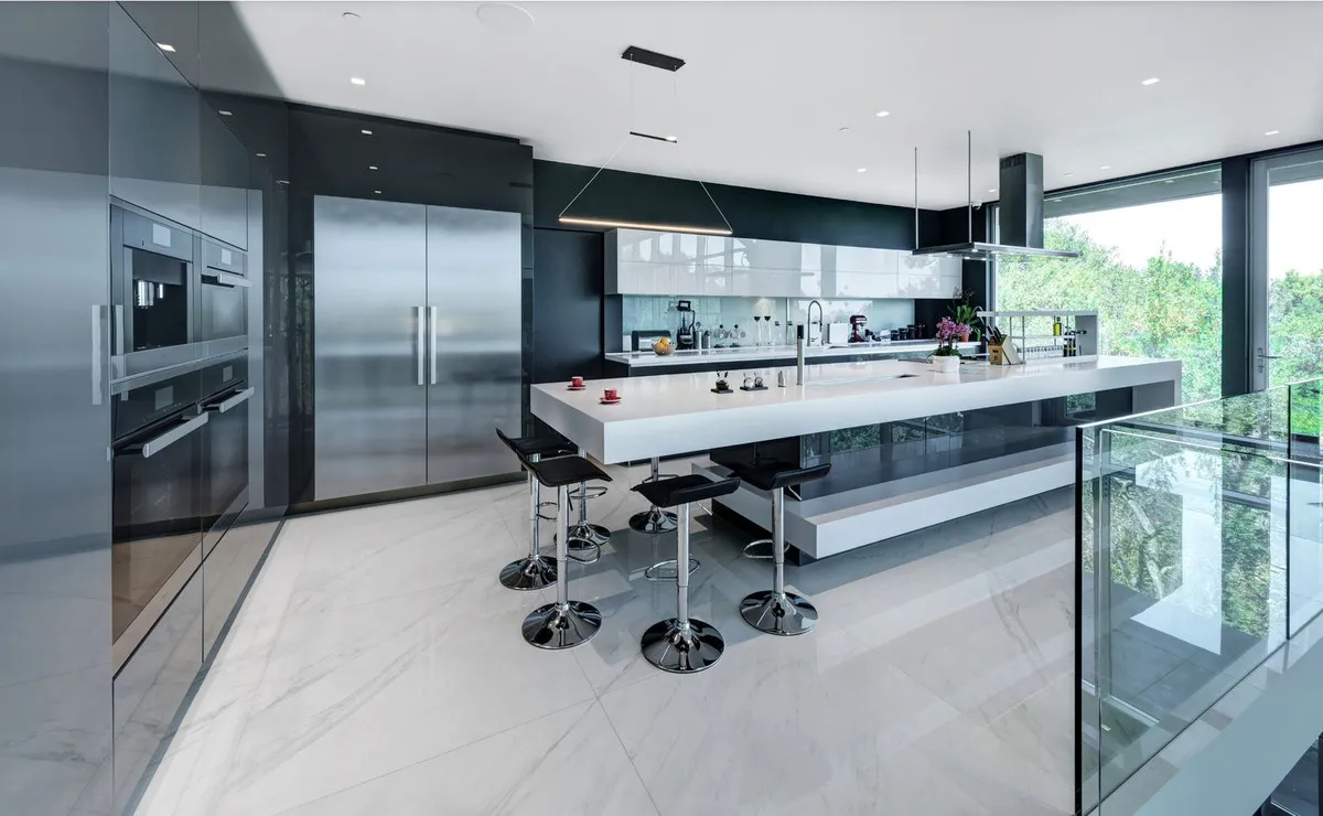 c8617592-bed5-4e75-b849-6f207949f25b