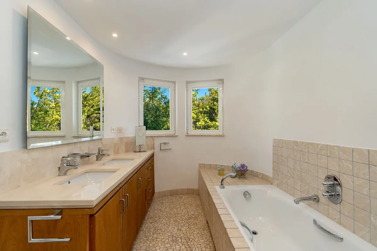 19ff1439-6d04-476e-9dc4-2d9cd7696938