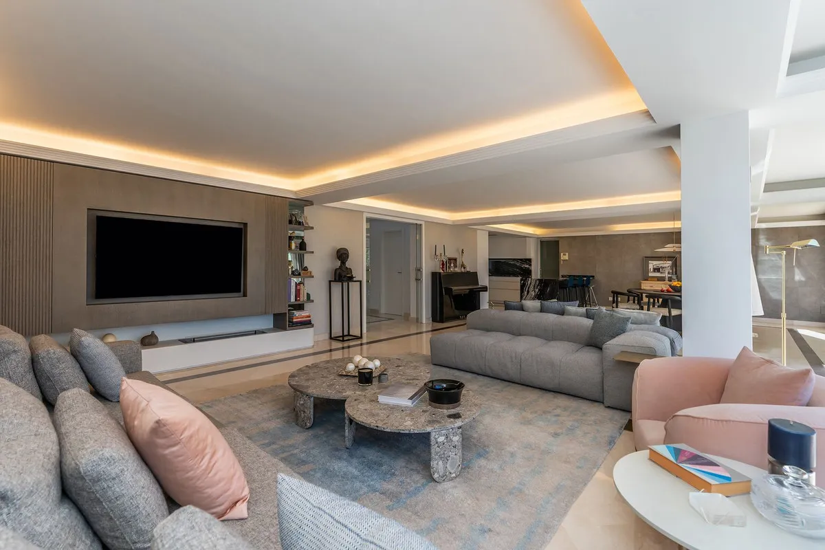 f1cd5e79-ab3e-4f02-9e1b-a44147c77391