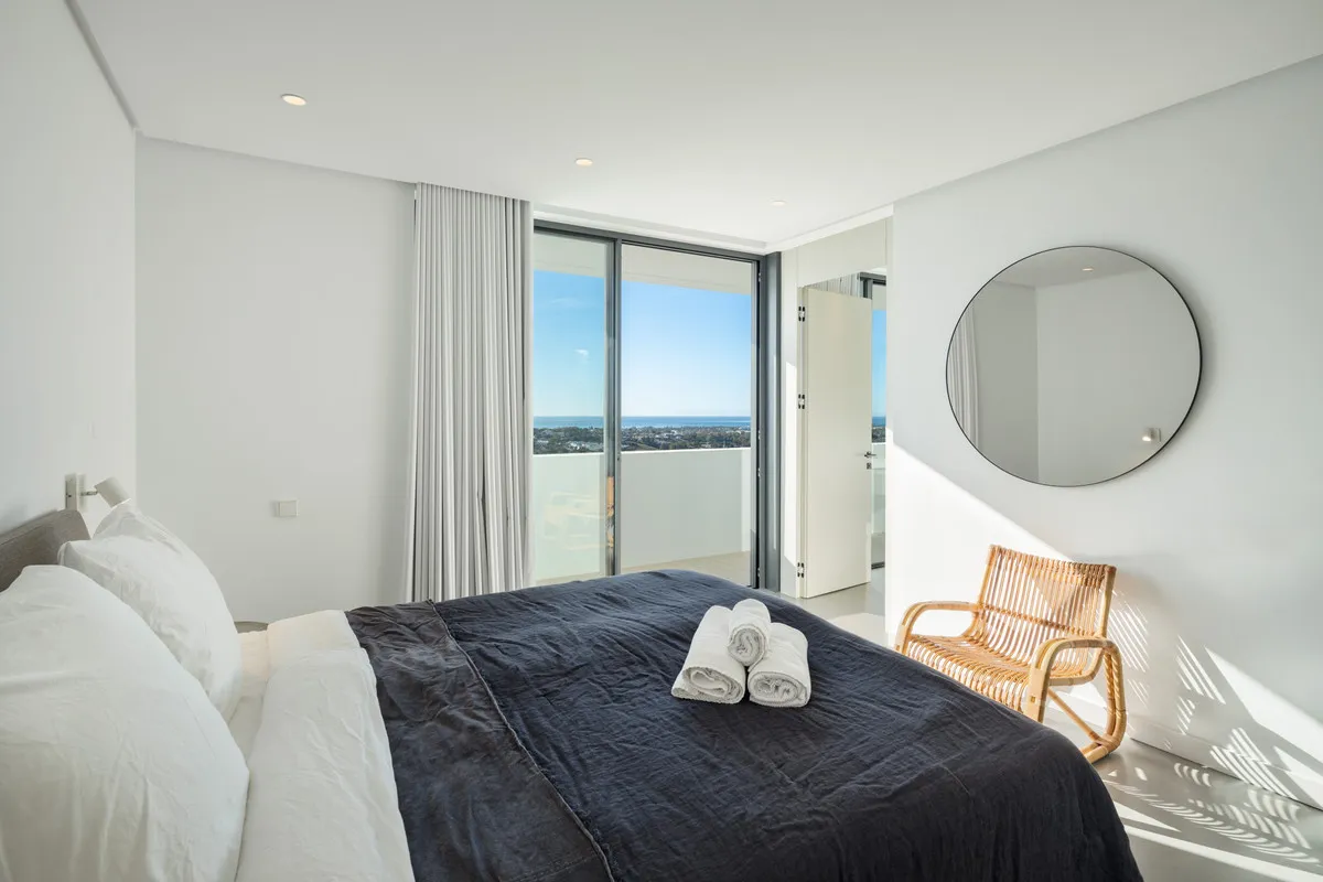 ce99cca3-ca74-4ccc-91d4-4af12166d37c