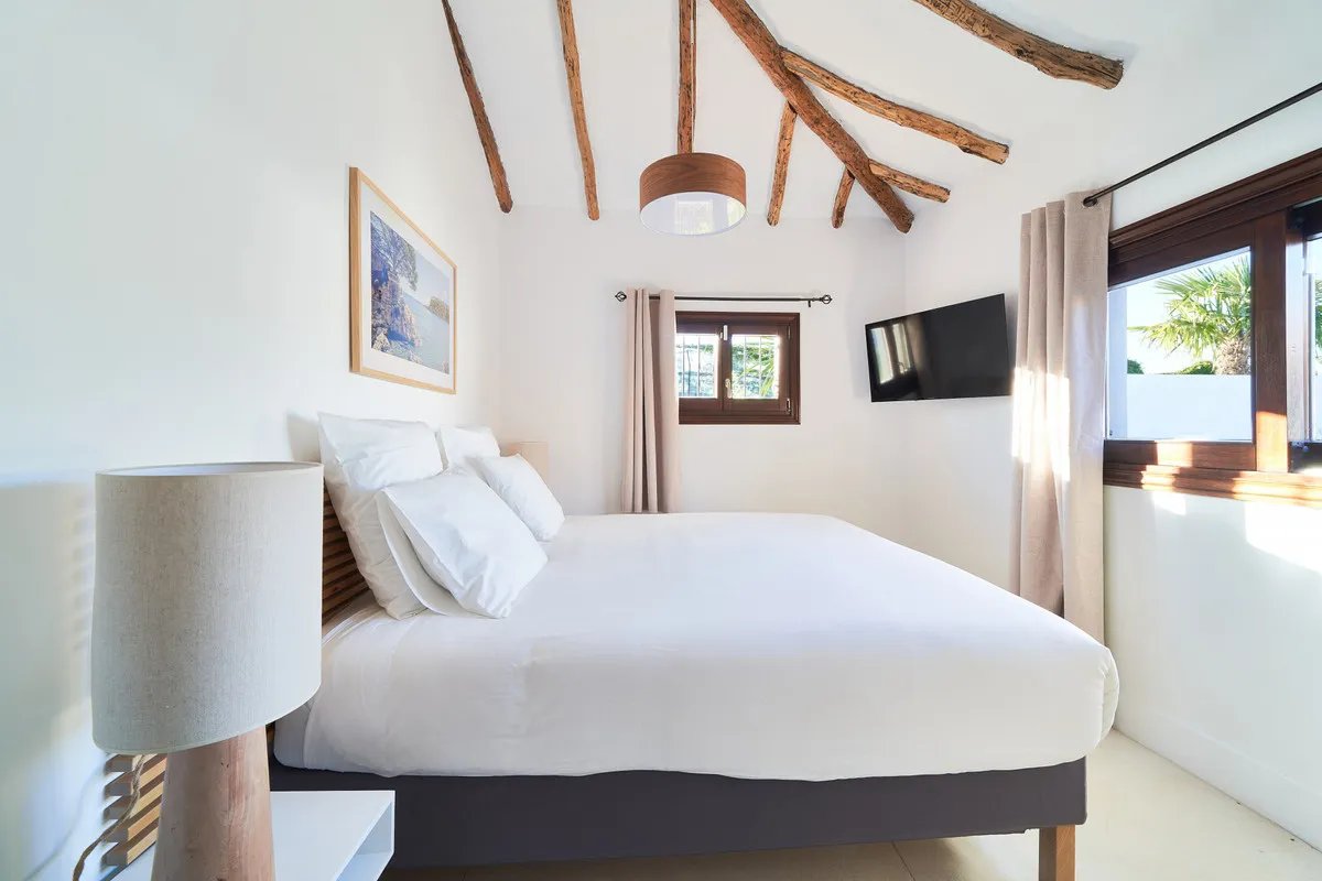 0a2f24d5-a58b-4bfa-9282-2a8692f312db