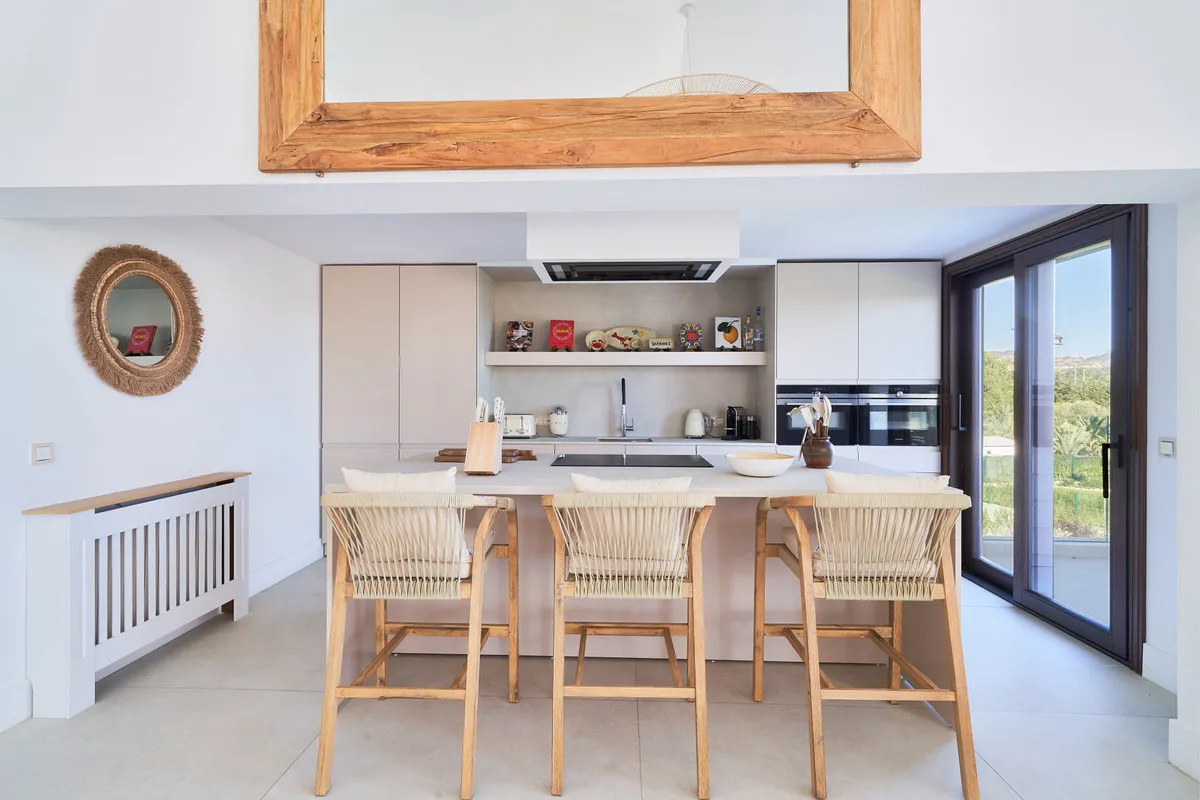 51f96346-e295-4e6e-8f8b-4b0efe213eb4