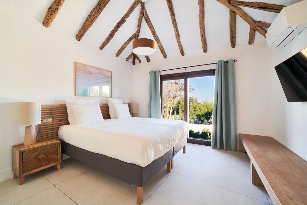 ed23d01d-8578-4118-ad99-18016959b3a8