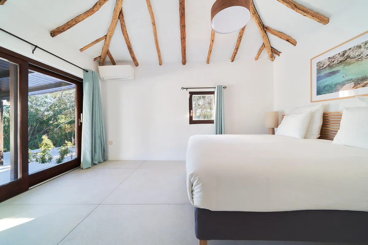 f01d4ed7-374e-45c4-a392-116db31d240f