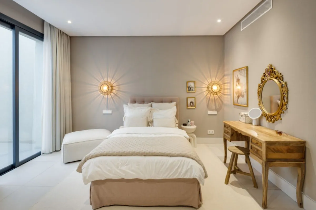 389f80ef-b894-43c6-8719-8d8bb0546d8c