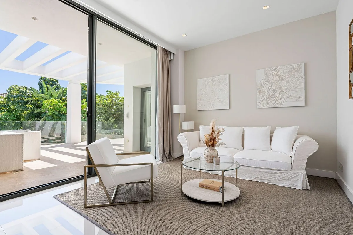 a194f0f3-5802-40d2-b667-a2700224740a