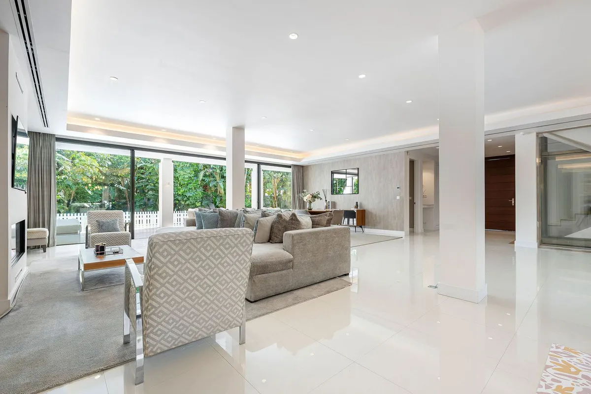 dc530190-771d-42c2-b7cd-2f41ee34a407