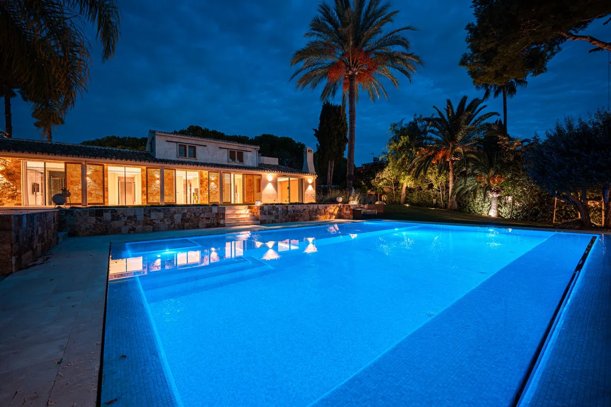 1ac5f162-a245-4bee-94b6-0ece9f08a3f4