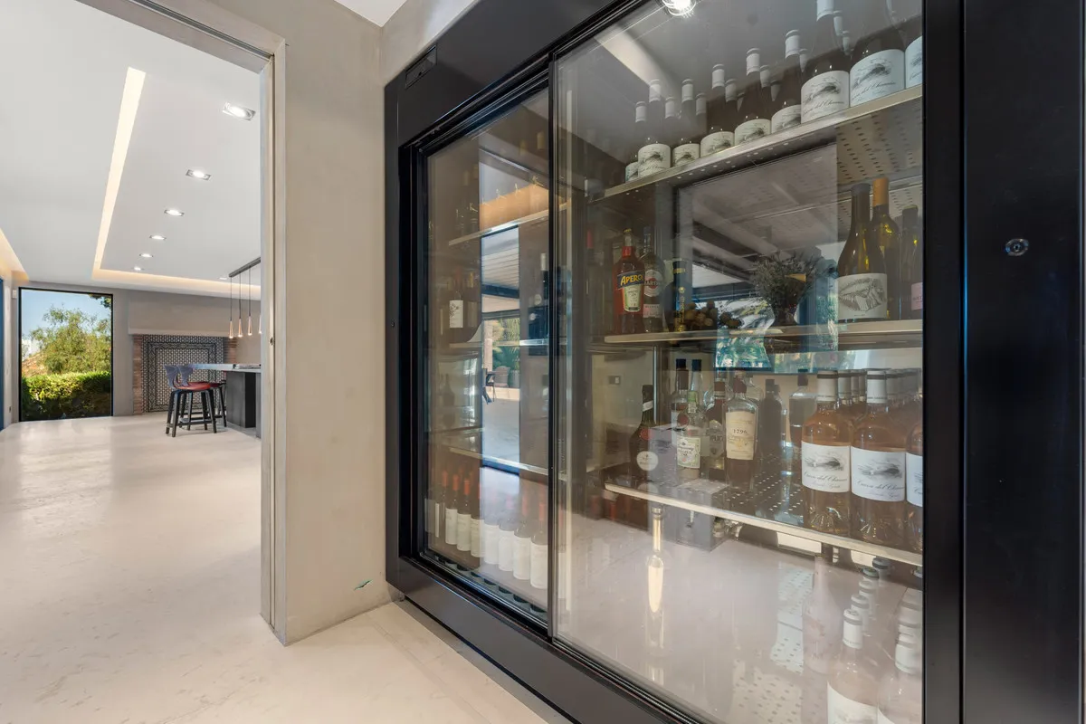 3dfc847f-f941-4045-ba92-6fa652fee3d6