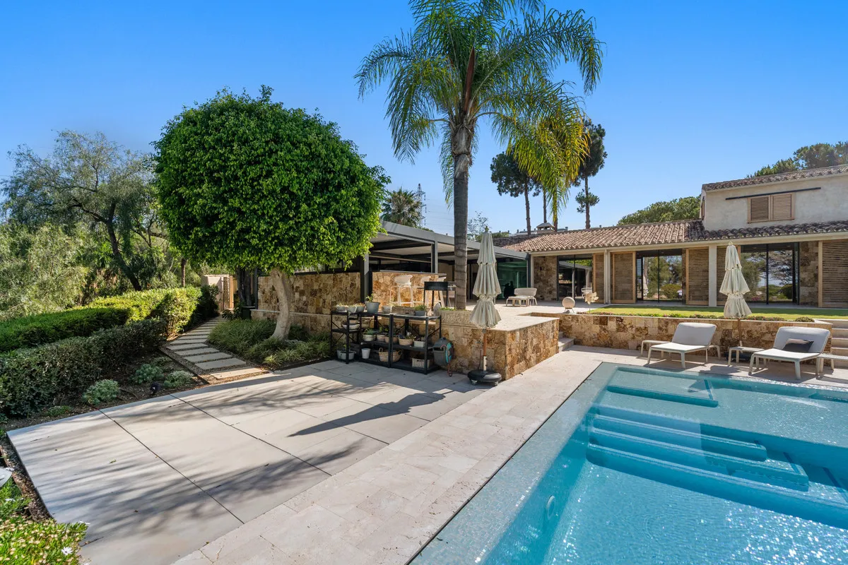 afc77d8e-fa0b-42a1-8fec-be5f6bae2fa7