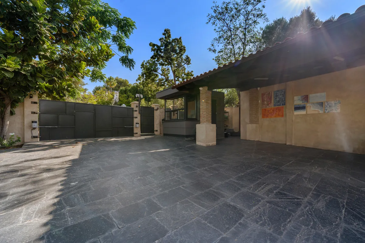 dab87355-497a-44d0-8fcb-f68c6205c0be