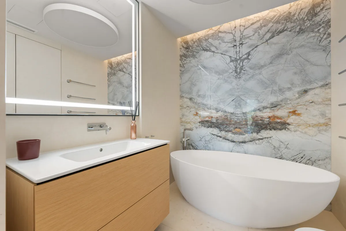 e64970e6-206c-4228-841f-681860e6733f