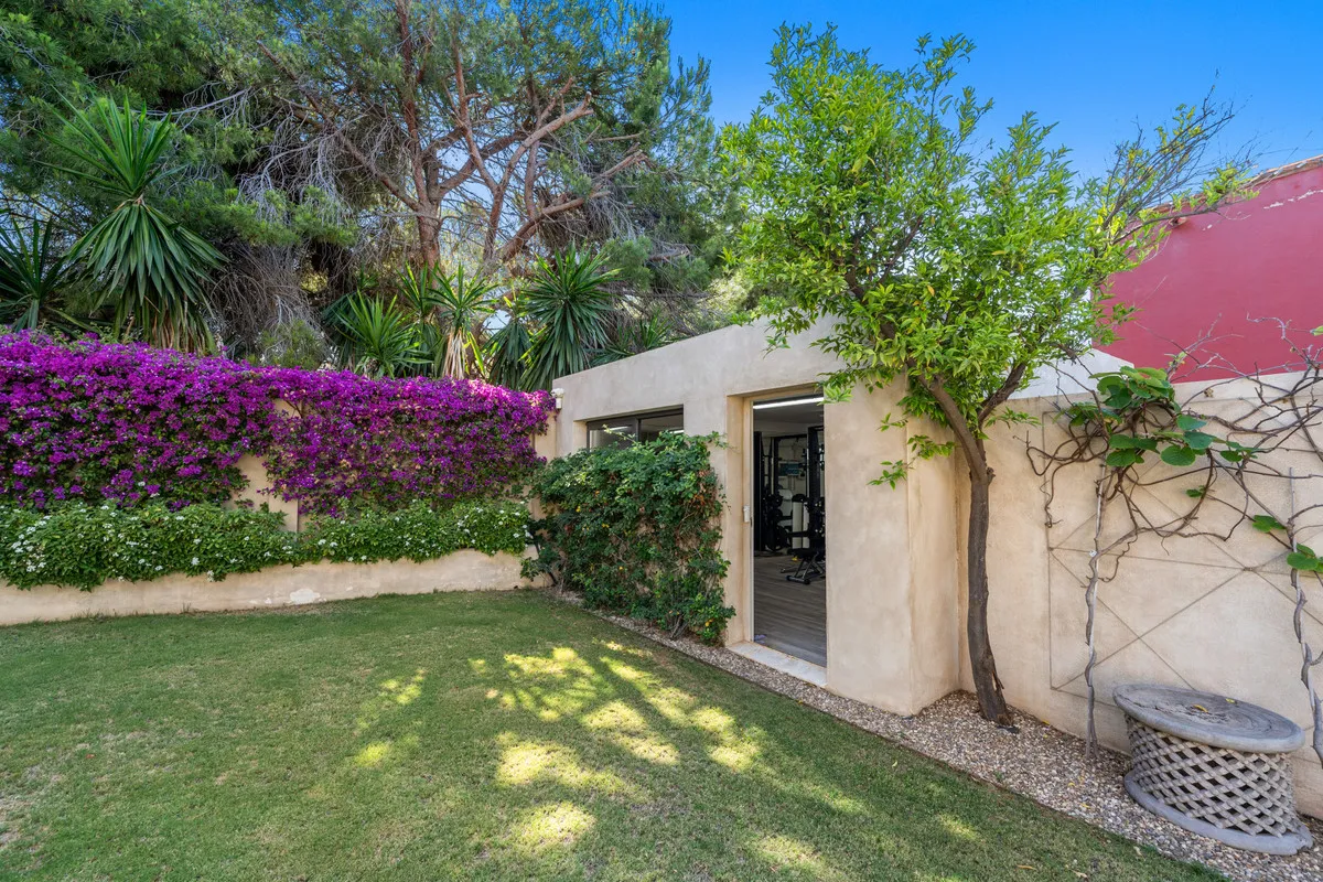 f3482296-6a0b-4dc2-a164-e890eab2d7f7