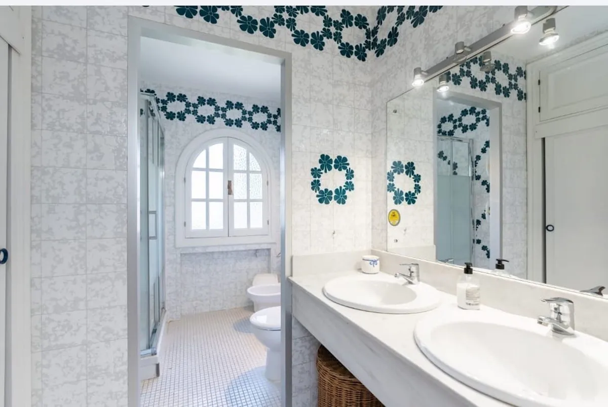 049d8d60-f1bf-4fbd-bc44-ed512083af30