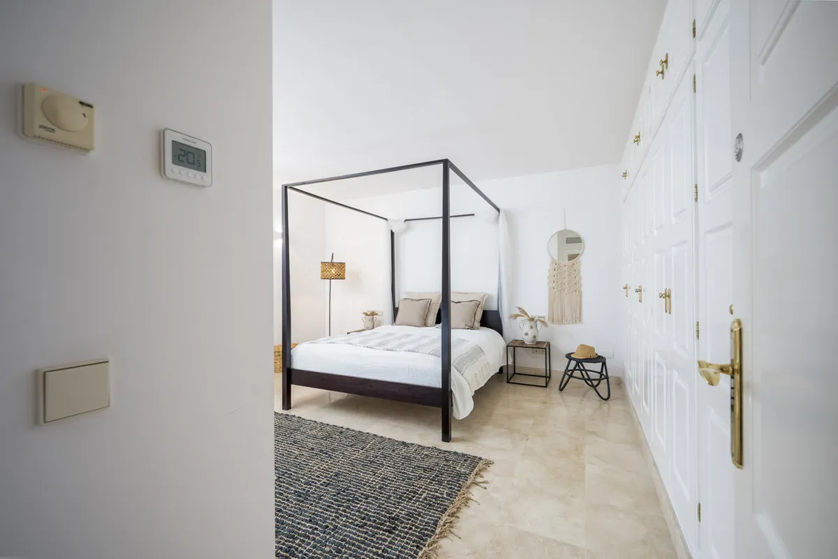 0fefd8a1-7048-411a-a43c-0291bb879dce